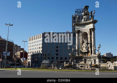 Fontana in Plaza de Espana, Barcellona, Spagna, Europa Foto Stock