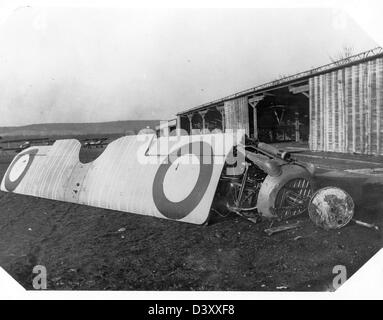 Lo SPAD VII era un caccia biplano francese utilizzato durante la prima guerra mondiale, noto per la sua velocità e manovrabilità, giocò un ruolo chiave nel combattimento aereo. Lo SPAD VII fu uno dei combattenti di maggior successo del suo tempo. Foto Stock