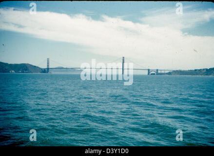 Questa fotografia della James Smith Special Collection cattura la USS Kearsarge, in particolare lo squadrone VF-53 a bordo della portaerei CVA-33, fornendo una prospettiva militare storica del XX secolo. Foto Stock