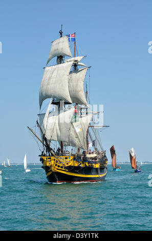 Etoile du Roy (nome iniziale : Il Grand Turk) tre-masted frigate (St Malo porto), il battello lasciò il Golfo di Morbihan. Foto Stock