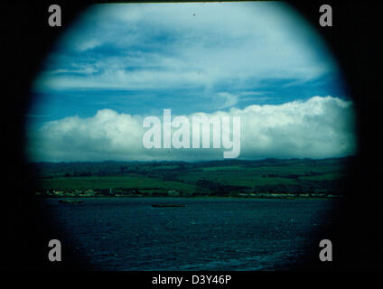 Una fotografia storica della James Smith Special Collection, che cattura gli aerei USS Kearsarge (CVA-33) e VF-53. Questa immagine fa parte dell'archivio militare che documenta l'aviazione navale durante la metà del XX secolo. Foto Stock