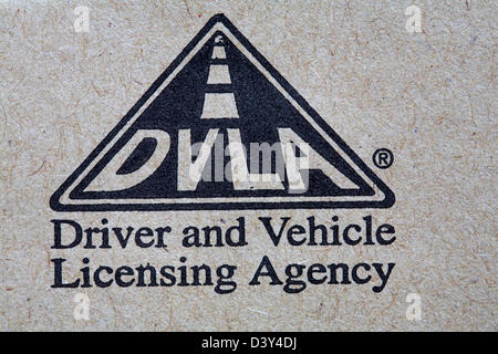 DVLA del conducente e del veicolo Agenzia di licenze stampigliato sulla busta Foto Stock