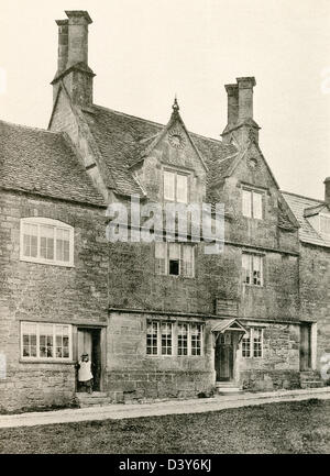 Una piastra collotipia intitolata " Il Village Inn, Willersey, Glos.' scansionati ad alta risoluzione da un libro pubblicato nel 1905. Foto Stock