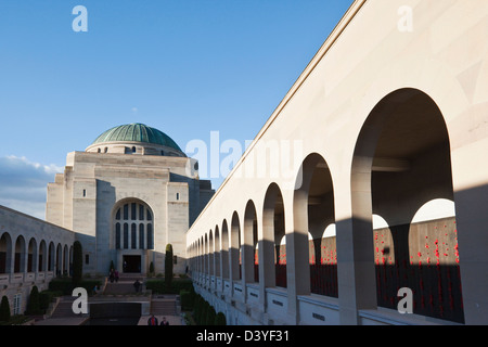 Cortile commemorativa e Rotolo di onore al National War Memorial. Canberra, Australian Capital Territory (ACT), Australia Foto Stock