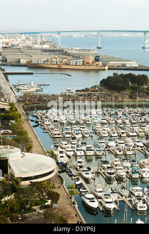 Marriott Marquis Marina Porto commerciale, Naval Dockyard e il porto con il ponte di Coronado San Diego California USA Foto Stock