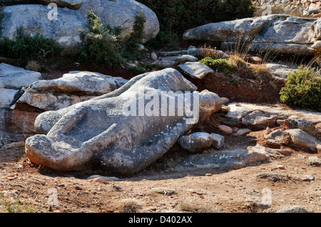 Naxos. Le Cicladi. La Grecia. Il Kouros di Farangi layss abbandonata presso le antiche cave di marmo della valle di Melanes sull isola di Naxos Foto Stock