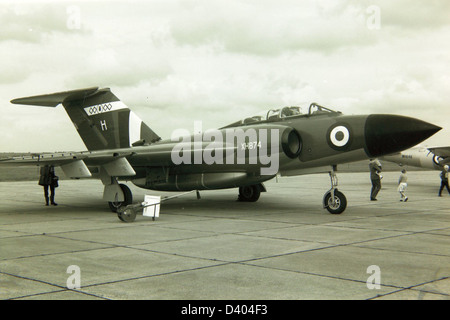 Il Gloster Javelin fa(W) era un caccia a reazione bimotore britannico progettato per la Royal Air Force. Era destinato a missioni di intercettazione in tutte le condizioni meteorologiche e giocò un ruolo significativo nella difesa della Gran Bretagna durante il periodo della Guerra fredda. Foto Stock