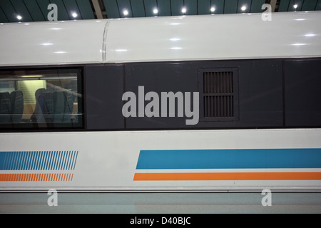 A levitazione magnetica treno di Shanghai - il più veloce treno passeggeri attualmente in servizio (431km/h) Foto Stock