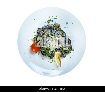 Spaghetti al Nero di Seppia.pasta nera algaes, frutti di mare, Foto Stock