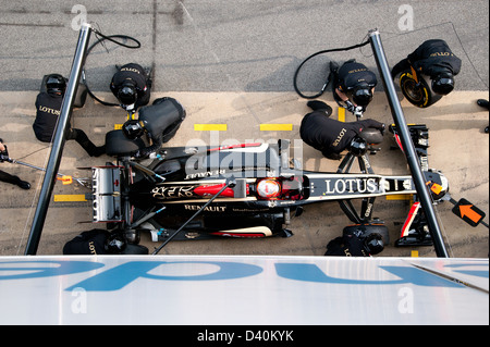 Pitstop Romain Grosjean (FRA), Lotus F1 Team-Renault E21, Formula 1 sessioni di collaudo Foto Stock