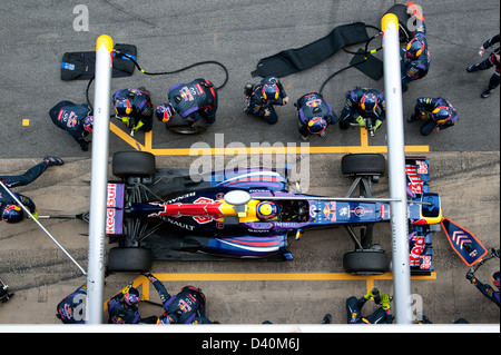 Pitstop Mark Webber (AUS), Red Bull Racing Renault RB9, Formula 1 sessioni di collaudo Foto Stock