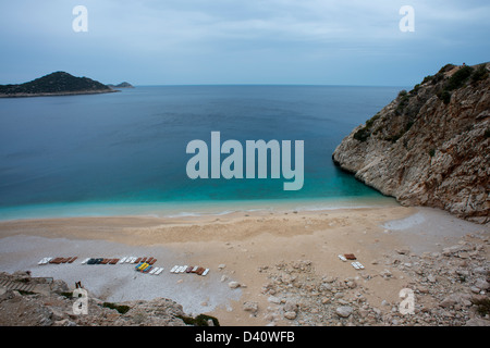 Spiaggia di Kaputas e gola vicino a Kalkan sulla Costa turchese i n nella Turchia meridionale spesso usato come location del film. Foto Stock