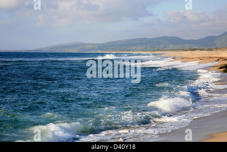 Bellissimo paesaggio marino. Una delle spiagge in Sardegna, Italia. Foto Stock