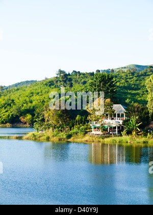 Casa nei dintorni di Mae Suay serbatoio, Chiang Rai, Thailandia Foto Stock