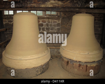 Fabbricazione di nuove campane per i 850 anni della Cattedrale di Notre Dame de Paris,fonderia di campane,Cornille-Havard,Villedieu-les-Poeles,Manche Foto Stock