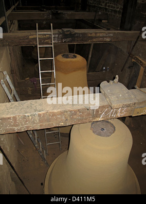 Fabbricazione di nuove campane per i 850 anni della Cattedrale di Notre Dame de Paris,fonderia di campane,Cornille-Havard,Villedieu-les-Poeles,Manche Foto Stock