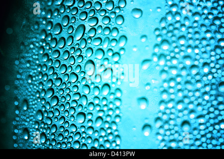 Gocce d'acqua su vetro close-up Foto Stock