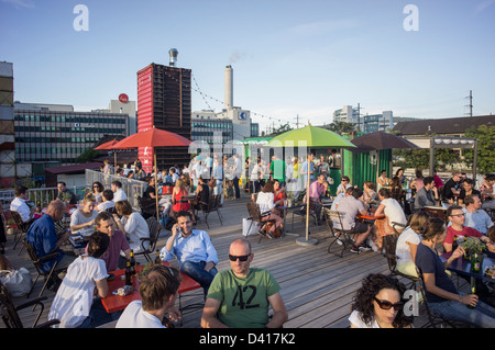 Bar all'aperto, Frau Gerolds Garten, Kreis 5, Zurigo, Svizzera Foto Stock