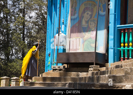 Al di fuori di Entoto Maryam chiesa sopra ad Addis Abeba in Etiopia in Africa Foto Stock