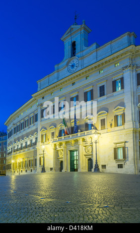 Entrata al Palazzo Montecitorio che ospita la Camera dei Deputati nella Repubblica italiana di governo Foto Stock
