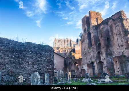 Dettagli di resti e rovine dell antica Roma Italia mostra Capanne del Palatino Foto Stock