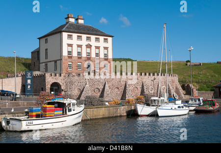 La Scozia, Scottish Borders, Eyemouth, porto, Gunsgreen casa costruita 1750's Foto Stock