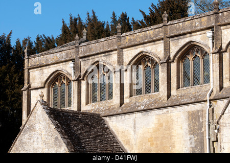 Finestre lucernario, San Michele e Tutti gli Angeli Chiesa, Withington, Gloucestershire, England, Regno Unito Foto Stock