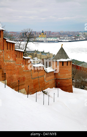 Marzo a Nizhny Novgorod Cremlino Russia Foto Stock