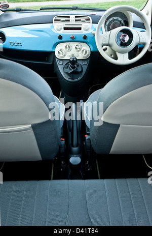 Cruscotto interno della Fiat 500 Twin Air, Winchester, Regno Unito, 22 11 20110 Foto Stock