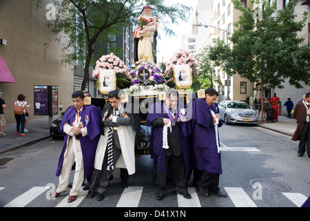 Annuale di Santa Rosa de Lima Estados Unidos EEUU processione in New York Foto Stock