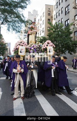 Annuale di Santa Rosa de Lima Estados Unidos EEUU processione in New York Foto Stock