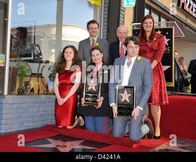 Maria Burton, Michael Sheen, David Rowe Beddoe, Morgan Ritchie, Charlotte Ritchie alla cerimonia di induzione per la stella sulla Hollywood Walk of Fame di Richard Burton, Hollywood Boulevard, Los Angeles, CA 1 marzo 2013. Foto di: Elizabeth Goodenough/Everett Collection Foto Stock
