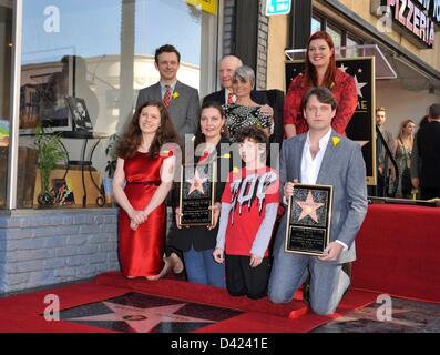 Maria Burton, Michael Sheen, David Rowe Beddoe, Morgan Ritchie, Charlotte Ritchie, Liza Todd Tivey alla cerimonia di induzione per la stella sulla Hollywood Walk of Fame di Richard Burton, Hollywood Boulevard, Los Angeles, CA 1 marzo 2013. Foto di: Elizabeth Goodenough/Everett Collection Foto Stock