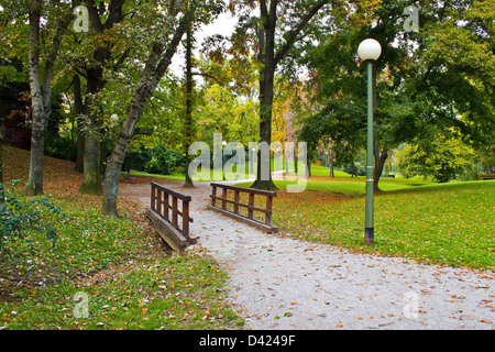 Città di Zagabria park Ribnjak in colori autunnali, Croazia Foto Stock