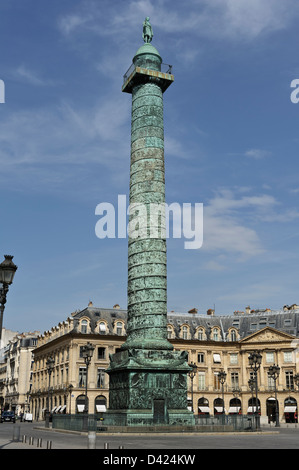 Place Vendôme ornato di colonna centrale di Parigi, Francia. Foto Stock