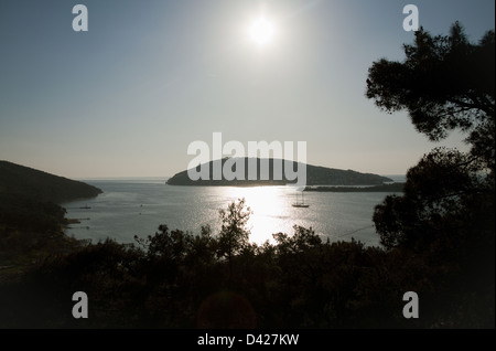 Heybeliada, Istanbul, Turchia, vista sulla vicina isola di Buyukada Heybeliada Foto Stock