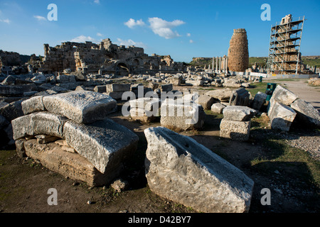 Le rovine di Perge un greco-romana nella città antica Panfilia vicino il giorno moderno Antayla in Turchia Foto Stock