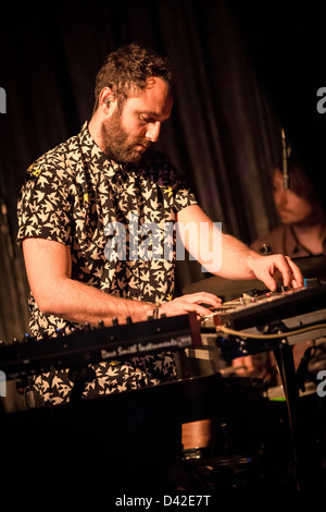 Febbraio 28, 2013 - Le indie rock band locale nativi suona presso il Tunnel Club di Milano, Italia Foto Stock