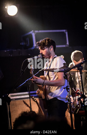 Febbraio 28, 2013 - Le indie rock band locale nativi suona presso il Tunnel Club di Milano, Italia Foto Stock