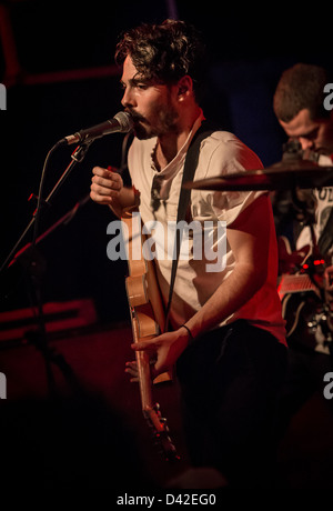 Febbraio 28, 2013 - Le indie rock band locale nativi suona presso il Tunnel Club di Milano, Italia Foto Stock