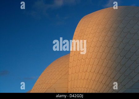 Sydney Opera House dal sig. Joern Utzon nell'ultima luce del sole Foto Stock