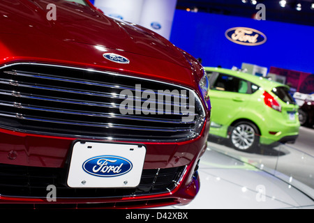 Un 2013 Ford Fusion sul display a 2013 Washington, DC Auto Show. Foto Stock