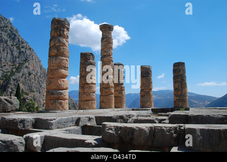 Colonne del Tempio di Apollo a Delfi, Grecia Foto Stock