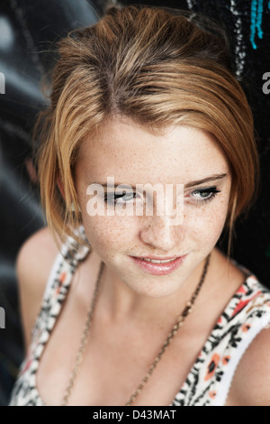 Ritratto di ragazza adolescente, Mannheim, Baden-Württemberg, Germania Foto Stock
