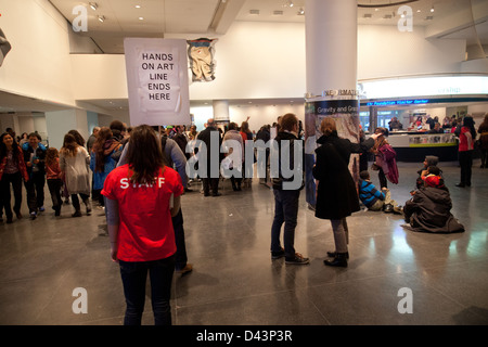 Il Brooklyn Museum Target primo Sabato notte Foto Stock