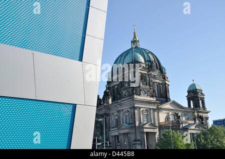 Vista della cattedrale di Berlino a Lustgarten dal Humboldt Box a Schlossplatz a Berlino, Germania, 15 luglio 2011. Fotoarchiv für ZeitgeschichteS.Steinach Foto Stock