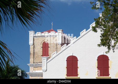Vista laterale di Federico chiesa luterana nella vecchia città di Charlotte Amalie St Thomas USVI Foto Stock