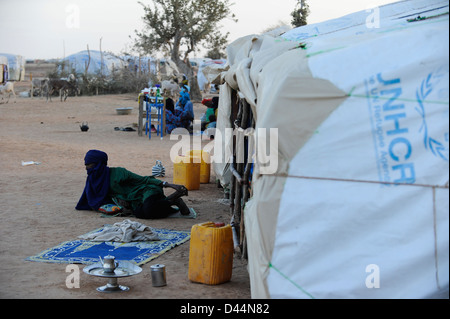 Il BURKINA FASO Djibo, maliano profughi, principalmente Touareg, in un campo di rifugiati Mentao dell UNHCR, essi sono fuggiti a causa della guerra e terrorismo islamista Foto Stock