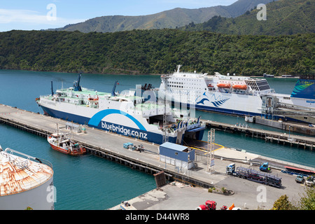 E Bluebridge traghetto Interislander trovanella porto di Picton, Nuova Zelanda Foto Stock