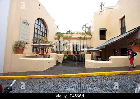 Vista di El Convento Hotel, Old San Juan, Puerto Rico Foto Stock